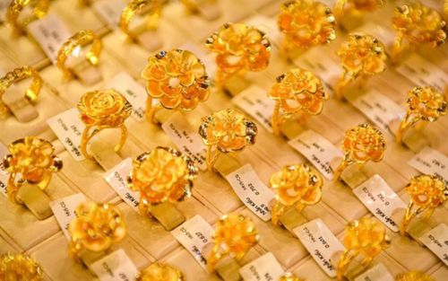 Tin tài chính hôm nay 31/12: Vàng trong nước điều chỉnh mạnh, USD hạ nhiệt cuối năm