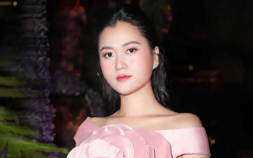 Đồng hồ 9 chữ số của Lâm Vỹ Dạ