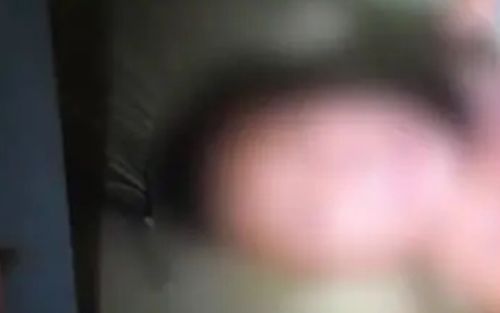 Vợ bắt quả tang chồng ngoại tình rồi quay clip lại, sự việc xảy ra sau đó gây bàng hoàng