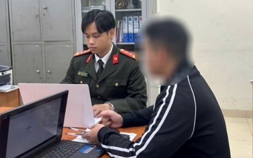 Sau cuộc điện thoại của shipper giao hàng, nam sinh khiến bố mẹ phải tức tốc báo Công an
