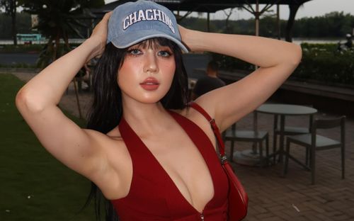 Chiếc máy ảnh lý tưởng của Ngọc Trinh