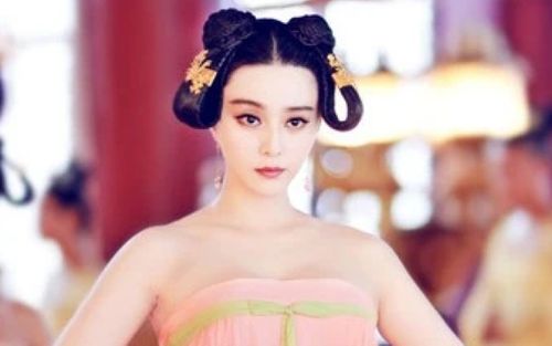 Một thời 'oanh tạc' màn ảnh Hoa ngữ của Phạm Băng Băng