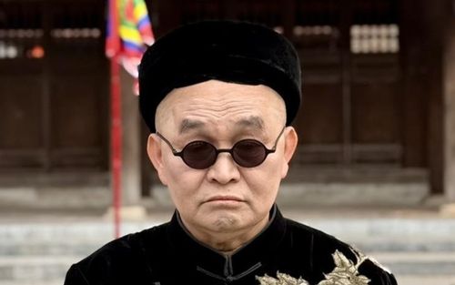 Chiếc điện thoại 7 chữ số Xuân Hinh tặng khán giả