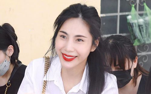 Xôn xao sự biến mất khó hiểu của ca sĩ Thủy Tiên