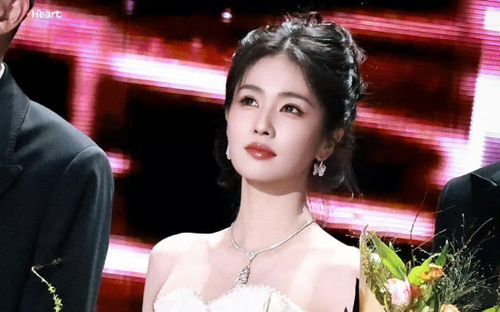 Bạch Lộc bất ngờ bị vạ lây