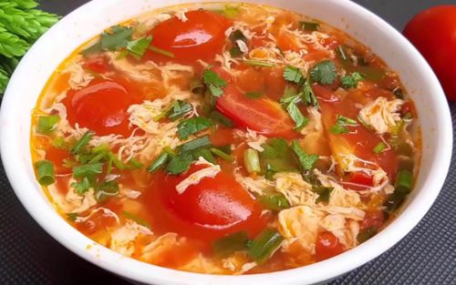 Cô giáo 50 tuổi ăn cà chua mỗi ngày suốt 1 năm, kết quả khám sức khỏe gây bất ngờ