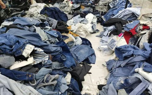 Quần áo giá rẻ được phát hiện chứa chất gây ung thư, chuyên gia cảnh báo người tiêu dùng