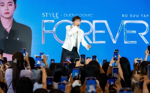 Dopamine chen kín trung tâm thương mại, BST FOREVER vừa mở bán đã 'cháy hàng'