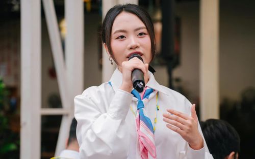 Bạn cùng lớp hát nhạc của mình, Phương Mỹ Chi: 'Giỡn vậy có nên không'