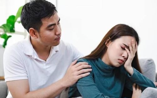 Vợ nổi đóa vì chồng chi cả núi tiền mua đồ đi cắm trại nhưng không dùng