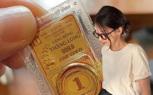 Lương 20 triệu, cô gái 27 tuổi sắm đều mỗi tháng 1 chỉ mặc cho vàng tăng dựng đứng
