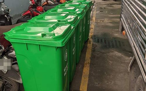 Dọn thùng rác ở sân bay, lao công vệ sinh nhặt được 7 ký vàng trị giá hơn 17 tỷ đồng