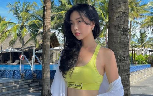 Vợ Hà Đức Chinh khoe vẻ gợi cảm
