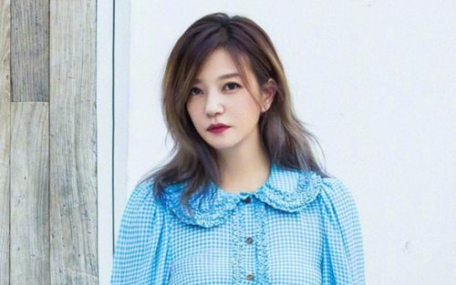 'Người qua đường' bắt gặp Triệu Vy xuống sắc rõ rệt ở nơi công cộng