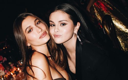 Vợ Justin Bieber bị 'la ó' vì lùm xùm liên quan đến Selena Gomez