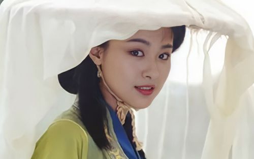 Nữ diễn viên đổi tên vì Triệu Vy, bị đạo diễn tát mới biết bạn trai phản bội