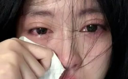 Đăng ảnh khóc lên mạng, cô gái xinh đẹp gặp rắc rối nghiêm trọng