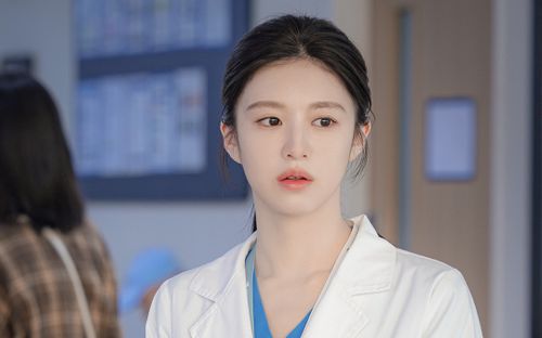 Diễn xuất đơ của Go Youn Jung khiến phim thất bại thảm hại, dàn sao 'Hospital Playlist' không cứu nổi