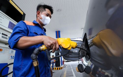 Giá xăng dầu hôm nay 12/5: Tăng cực mạnh