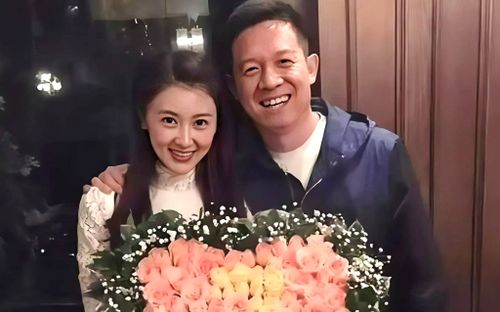 Cặp đôi nổi tiếng thông báo ly hôn sau 17 năm chung sống