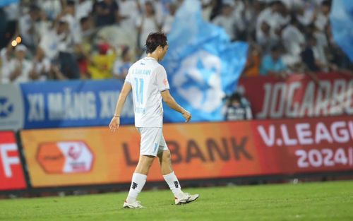 Tuấn Anh, Văn Toàn nhấn chìm HAGL