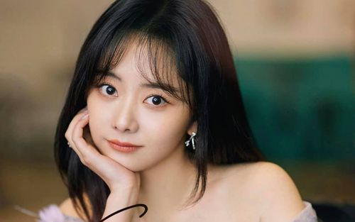 Khó nhận ra 'nữ thần thanh xuân' Đàm Tùng Vận