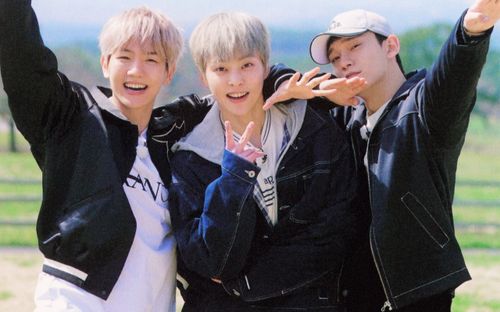 SM Entertainment âm thần 'xóa sổ' Chen, Baekhyun, Xiumin khỏi EXO?