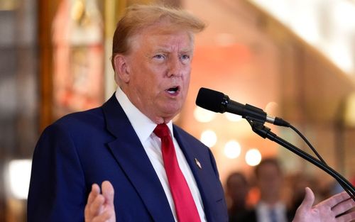 Ông Donald Trump tuyên bố áp thuế 100% với một 'mặt hàng'