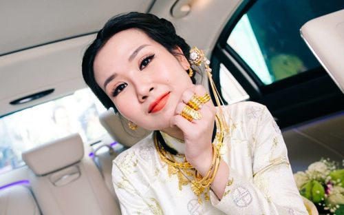 Choáng với số vàng cưới Võ Hạ Trâm được mẹ chồng tặng, nay 'chốt lời' chóng mặt