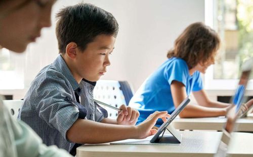 Học sinh sử dụng AI trong học tập: Làm thế nào để không đánh mất chính mình?