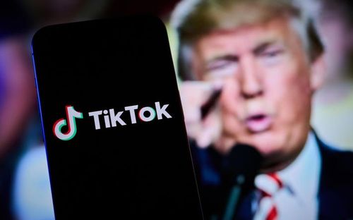 Tổng thống Trump xem xét gia hạn thêm cho TikTok