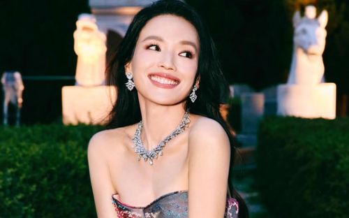 Khó tin nhan sắc của Thư Kỳ ở tuổi 49