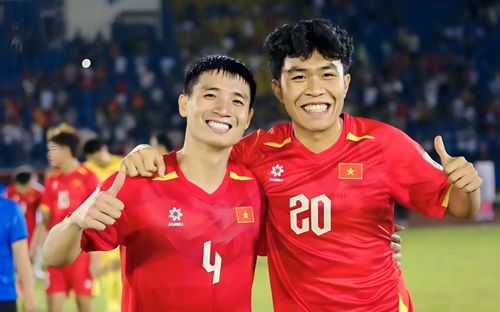 Tình trạng trung vệ HAGL khiến HLV Kim Sang Sik lo