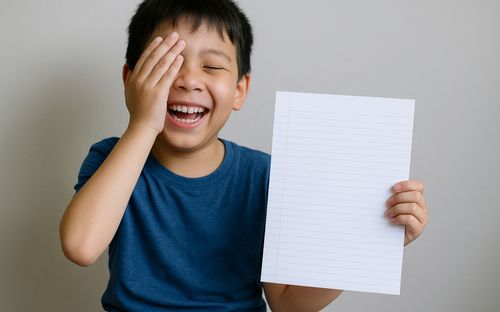 Học sinh viết văn tả mẹ 'dữ hơn phù thuỷ': Đọc câu kết mà ai cũng ngã ngửa