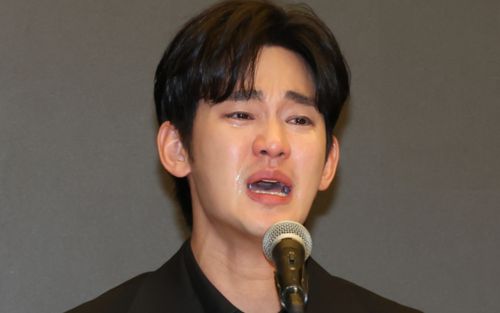 Kim Soo Hyun tiếp tục gặp mối nguy lớn