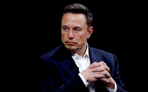Nhà sáng lập Tesla đánh giá Grok: Quá nhiều nội dung vô dụng