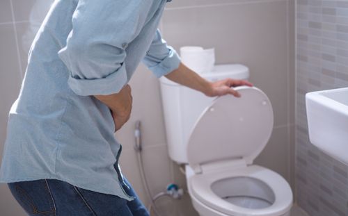 Đi vệ sinh vào buổi sáng: Những dấu hiệu cảnh báo bất thường nên biết