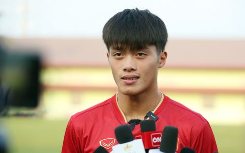 'Báu vật' của bầu Đức thay Công Phượng