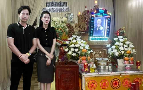 Xót xa lễ tang hiu quạnh của siêu mẫu Nam Phong vừa qua đời ở tuổi 36