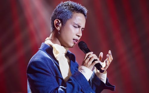 Đạo diễn nổi tiếng của showbiz gây tranh cãi khi nhận show hát phòng trà