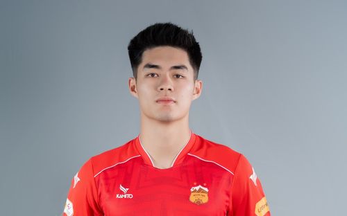 Thủ môn Trần Trung Kiên nhận 2 bàn thua, HAGL hòa kịch tính đội Thái Lan