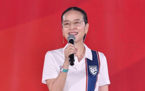 Madam Pang ra 'mệnh lệnh' soán ngôi tuyển Việt Nam