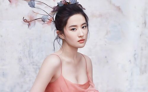 Bức ảnh quá khứ khiến Lưu Diệc Phi ngượng đỏ mặt