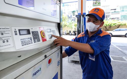 Giá xăng dầu hôm nay 23/9: Lại giảm