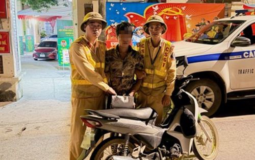 Phát hiện thanh niên nghi vấn ở đường nghĩa trang, Công an kiểm tra liền lộ ra 'bí mật'