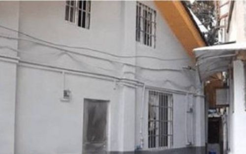 Bị phản ánh về mùi hôi thối bất thường, người phụ nữ lắp camera giám sát thì sửng sốt khi phát hiện sự thật