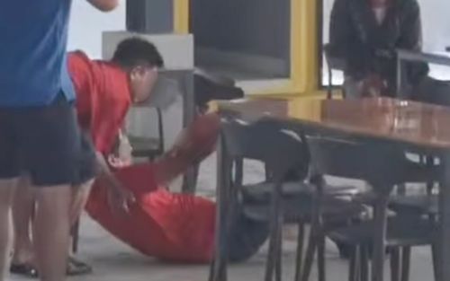 15 người xông vào nhà hàng bắt con nợ, sự việc kinh hoàng xảy ra sau đó