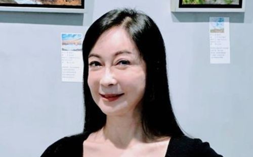 Nữ hoàng phẫu thuật thẩm mỹ mắc ung thư trực tràng giai đoạn 4