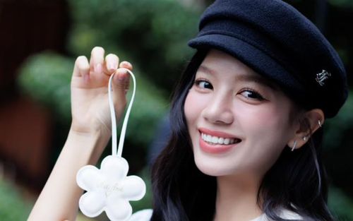 Nguồn thu nhập đáng kinh ngạc của mỹ nhân Mưa Đỏ