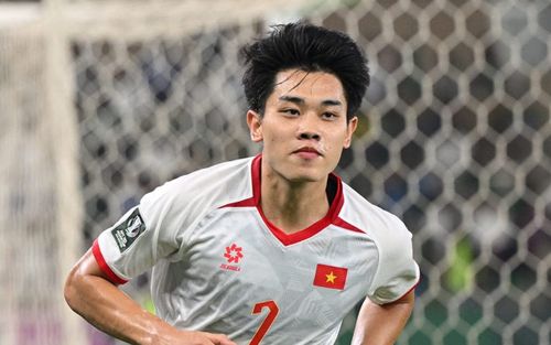 Quá đáng lo cho tiền đạo Đình Bắc